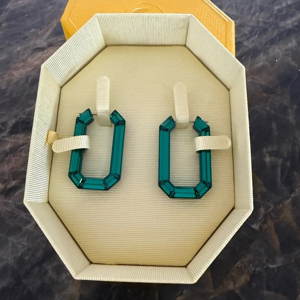 Swarovski lucent hoop emerald green earrings - Picture 3 of 5